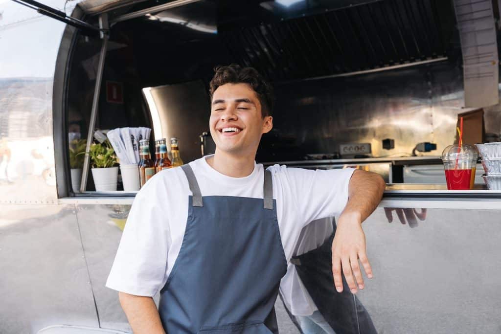 how to start a food truck business in ecuador